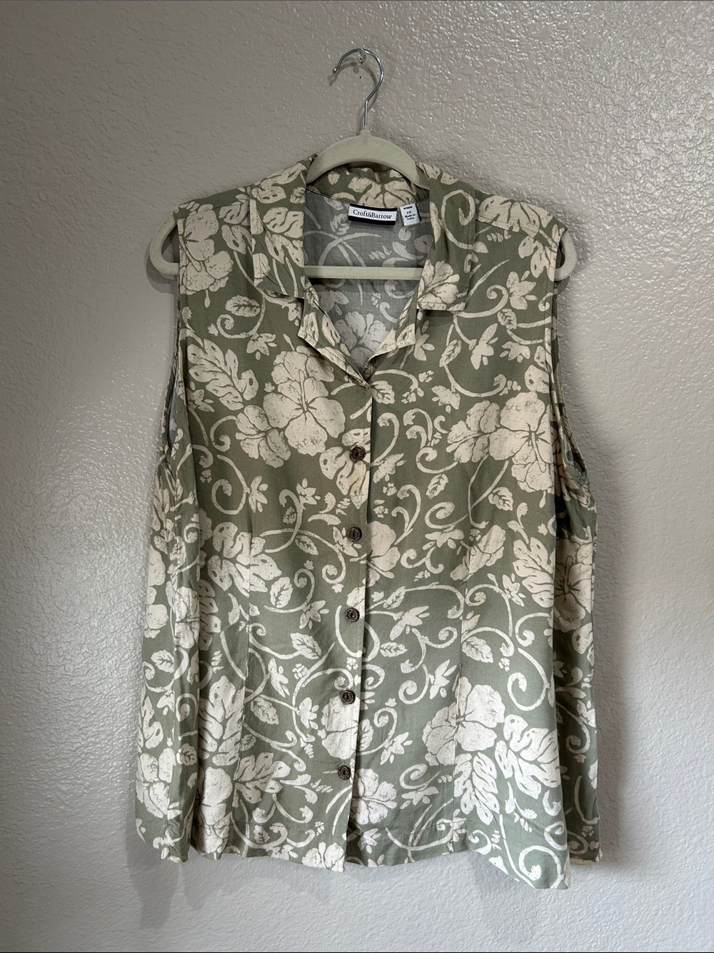 croft & barrow Olive Green Sz 2X Cream Floral Sleeveless Button-Down Top TC0308